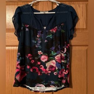 Daniel Rainn tulip sleeve top